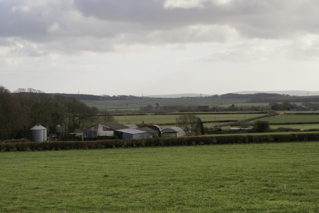 File:Looking South to Bushes Farm - geograph.org.uk - 336861.jpg