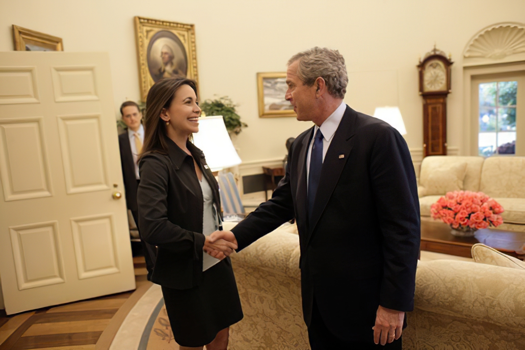 Archivo:Maria Corina Machado (Sumate) meets George W. Bush ...
