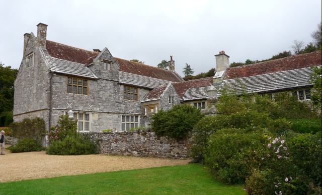 File:Mottistone Manor - geograph.org.uk - 1023261.jpg