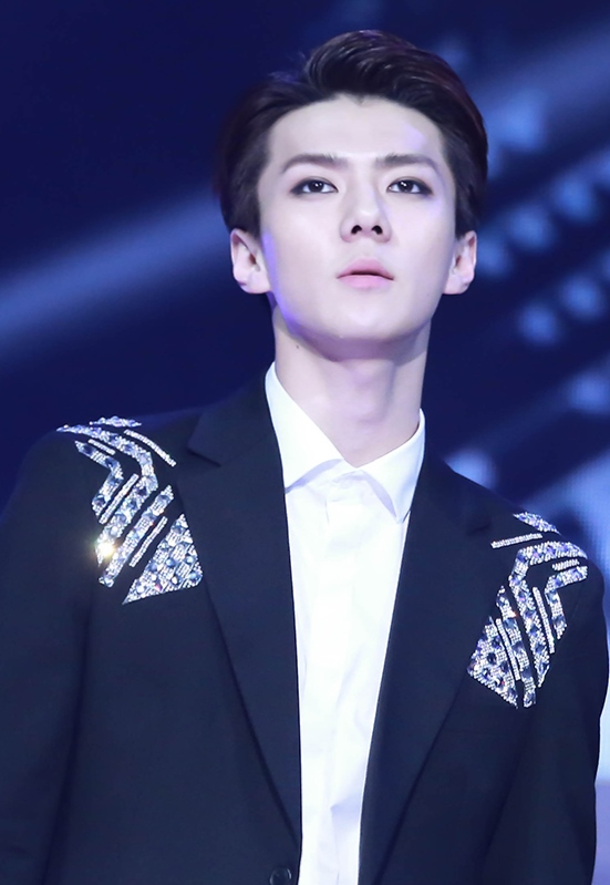 Oh_Se-hun_at_the_29th_Golden_Disk_Awards