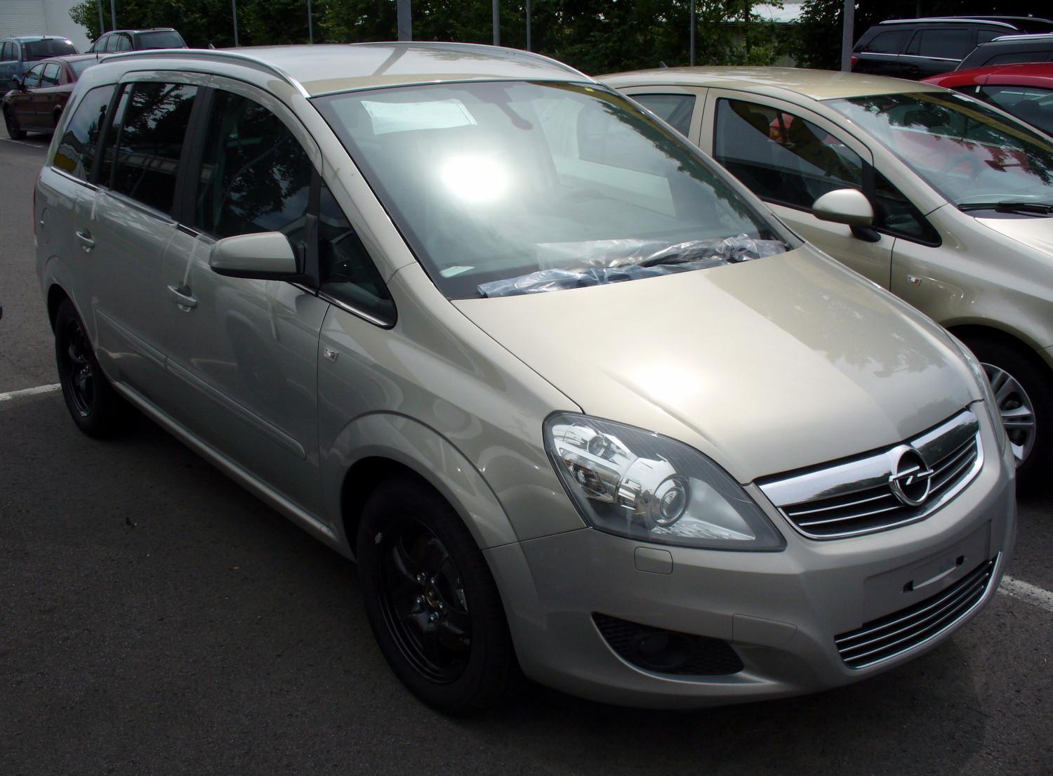 Опель зафира б 2. Opel Zafira 2. Opel Zafira b. Opel Zafira b 2.2 direct. Опель Зафира 2009.