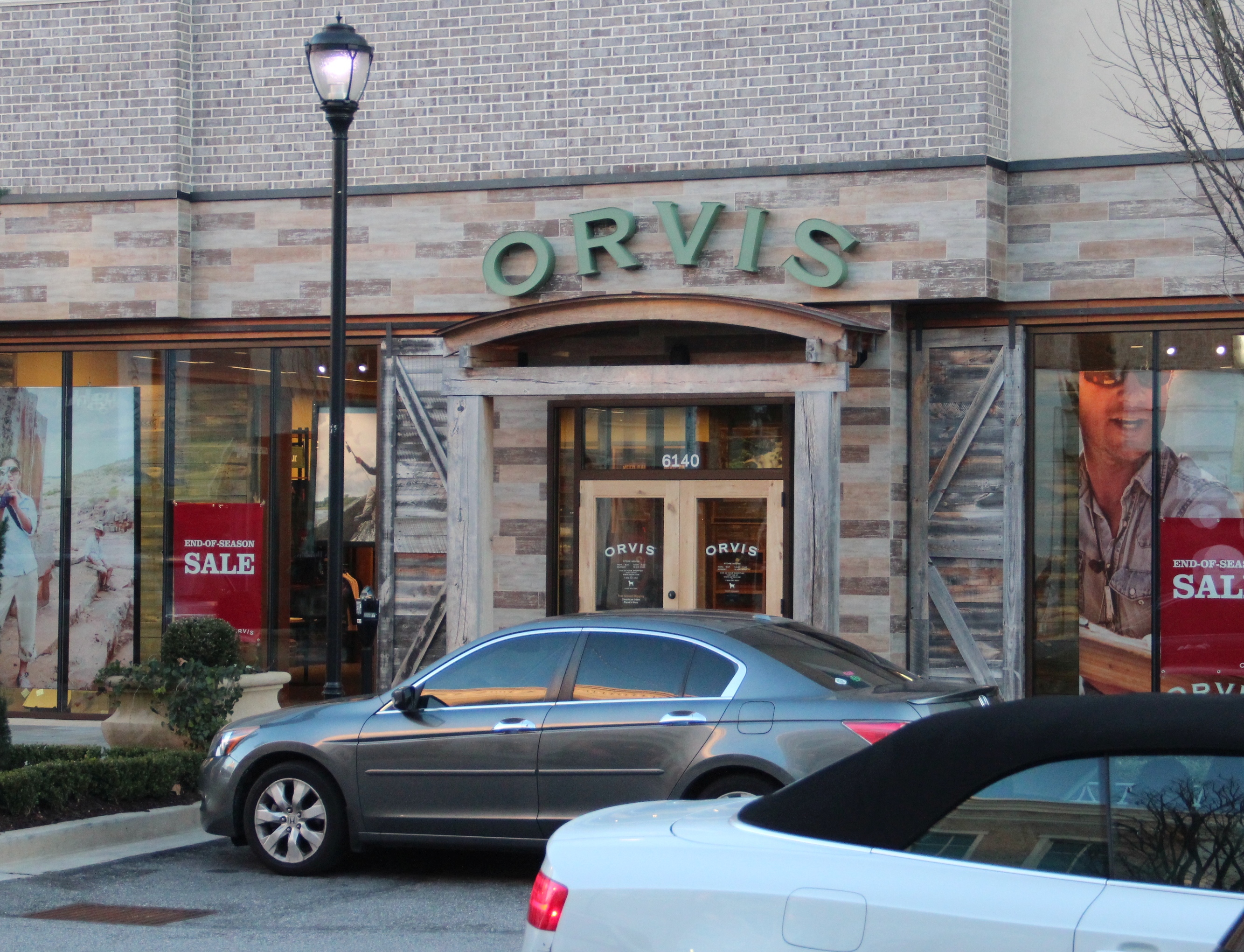 Leigh Perkins, Who Built Orvis Into a Lifestyle Brand, Dies at 93