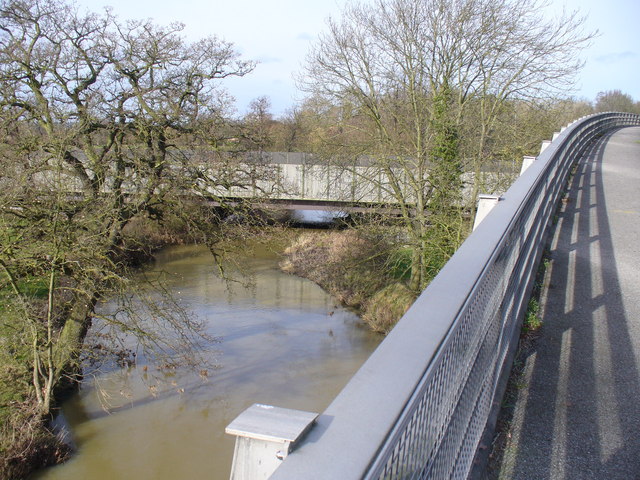 File:River Mole at Stoke d'Abernon Bridge - geograph.org.uk - 676490.jpg