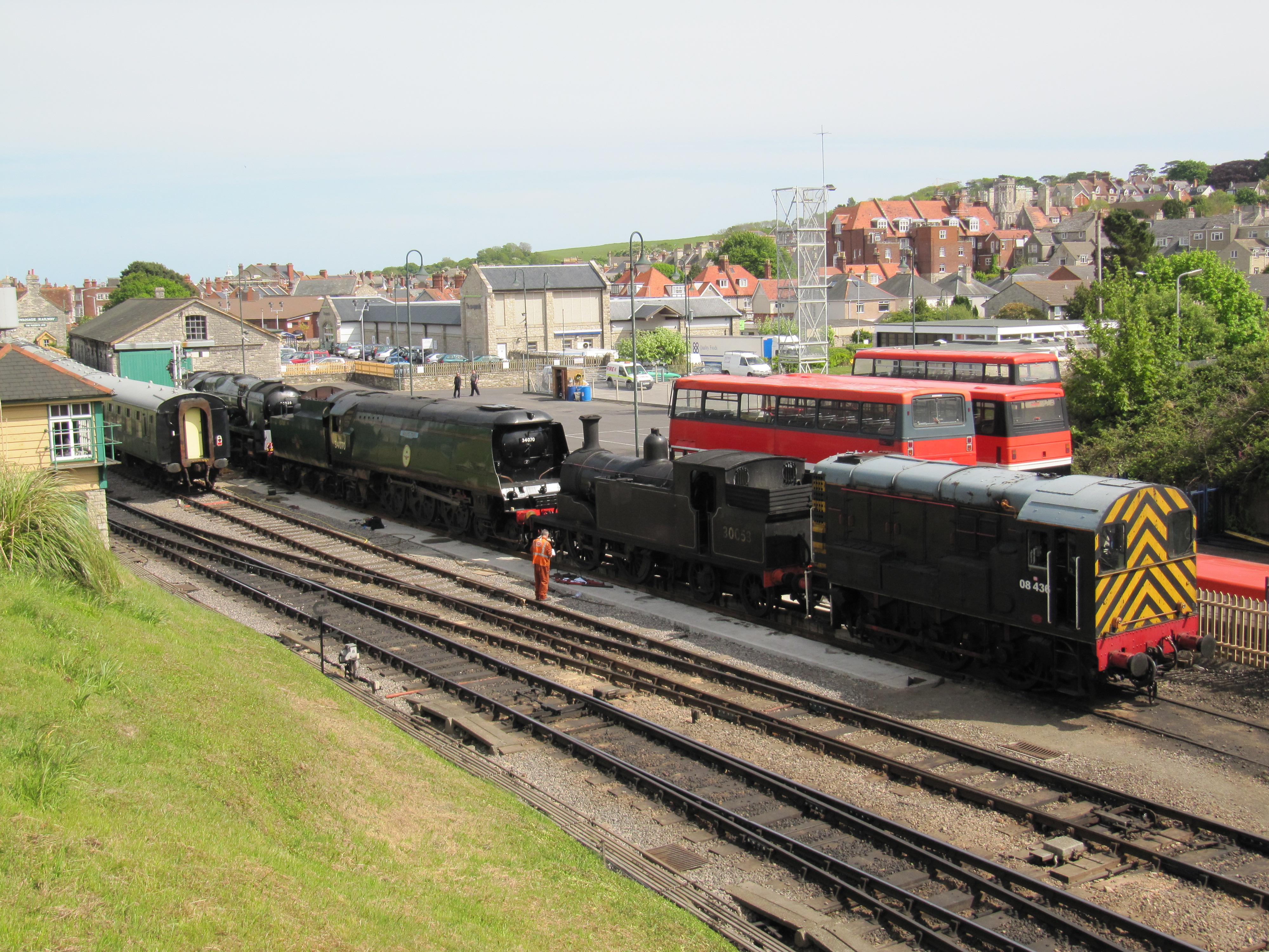 Railed diesel. British Rail class 08.