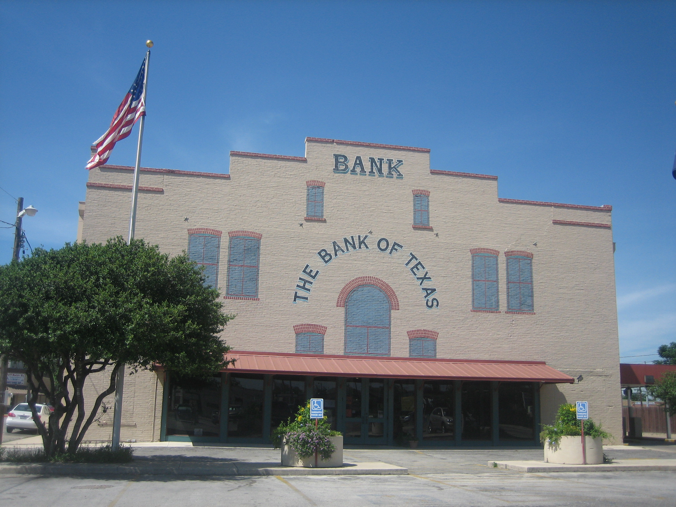 Bank Texas File:The Bank of Texas in Devine, TX IMG 0495.JPG