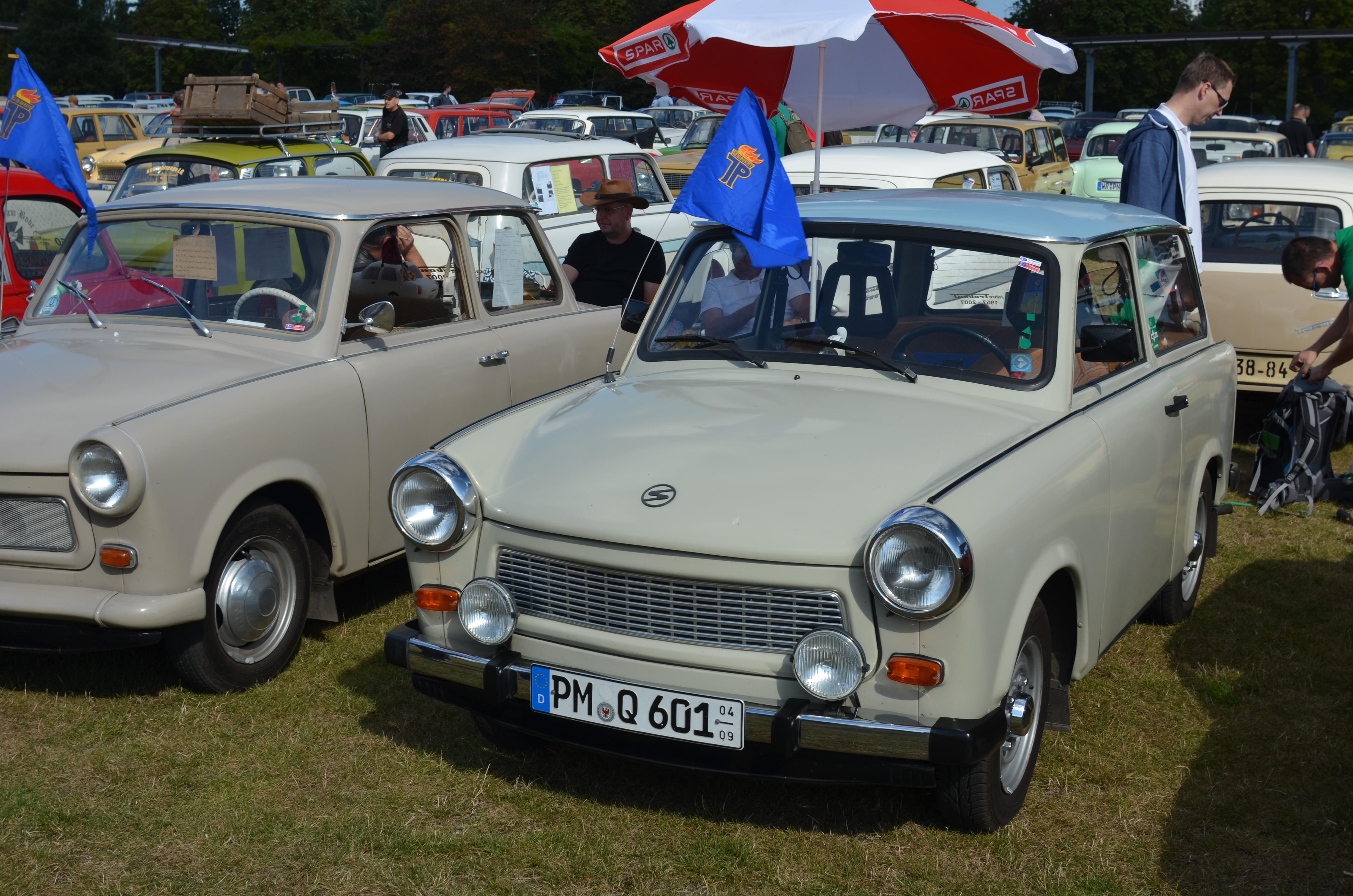 Trabant с человек