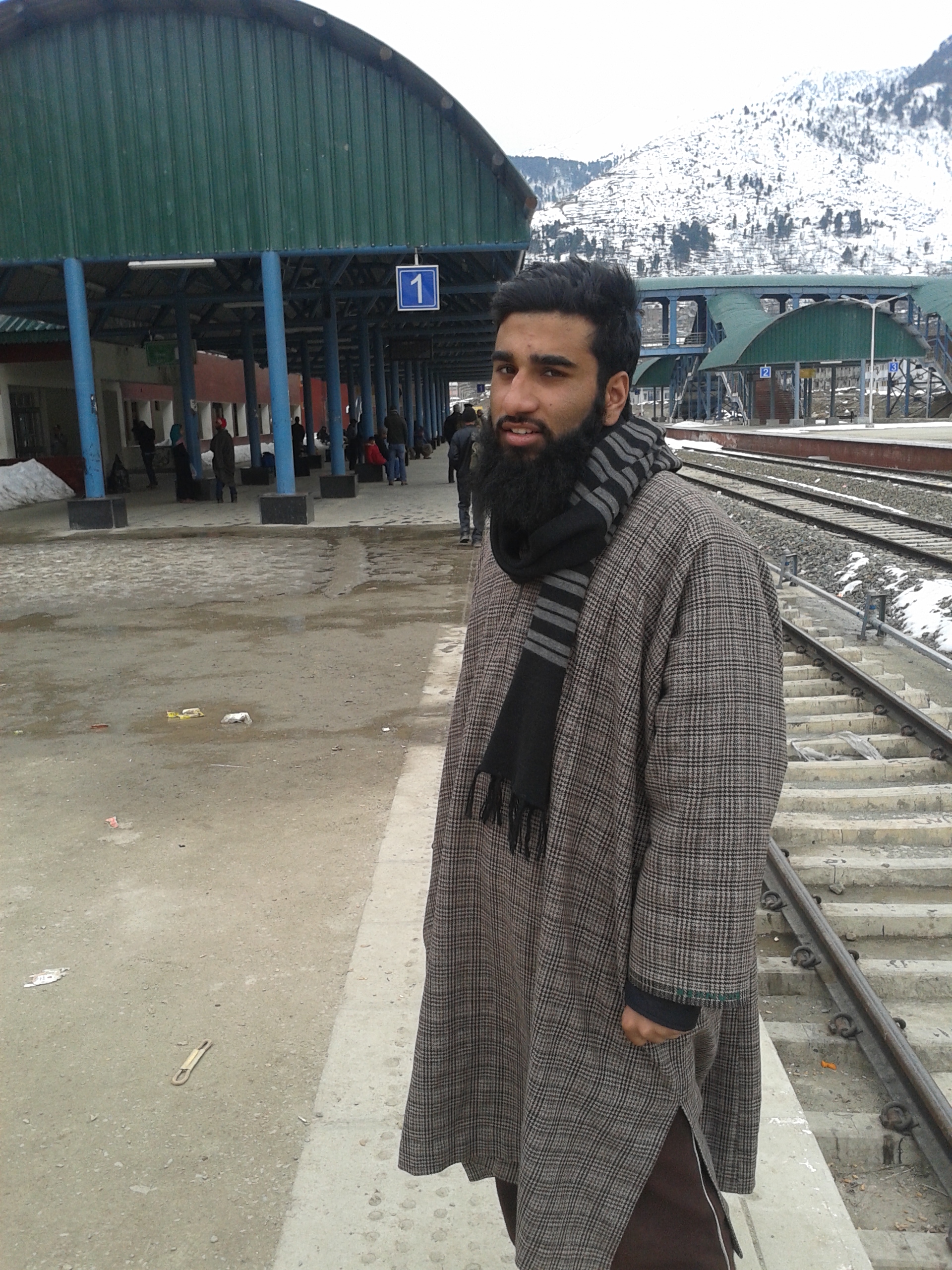 Kashmiri Mufflers for Men – Taroob® Official Site