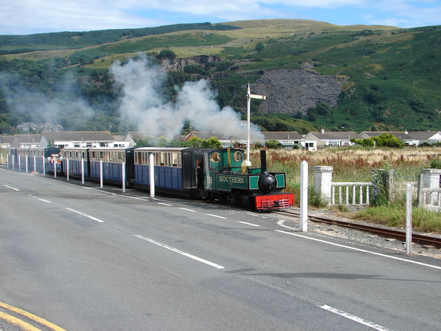 File:Yeo-Beach Road.jpg