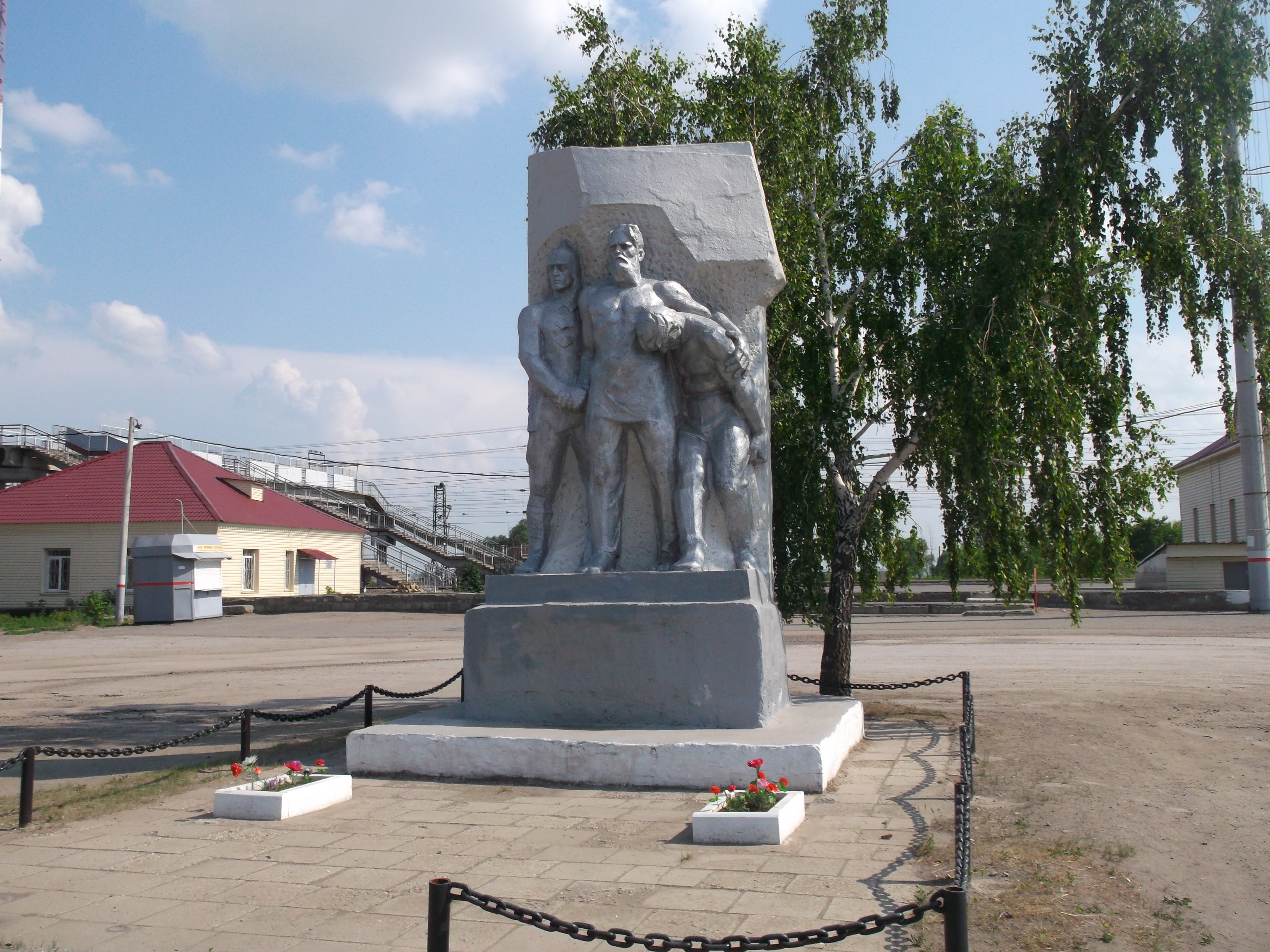 Д мишкино. Памятники Мишкино Башкортостан. Названия памятников в Мишкино РБ. Памятник погибшим воинам деревня большое Окское Тумботино. Гази Загитов памятник Мишкинский.