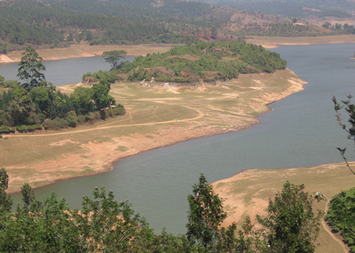 File:Anayirankal dam.jpg