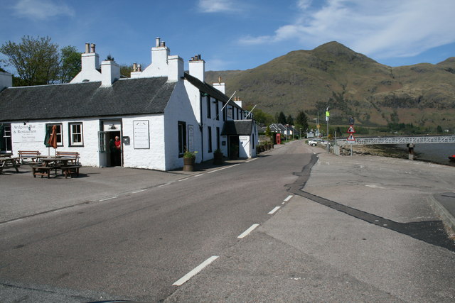 File:Ardgour Hotel - geograph.org.uk - 733095.jpg