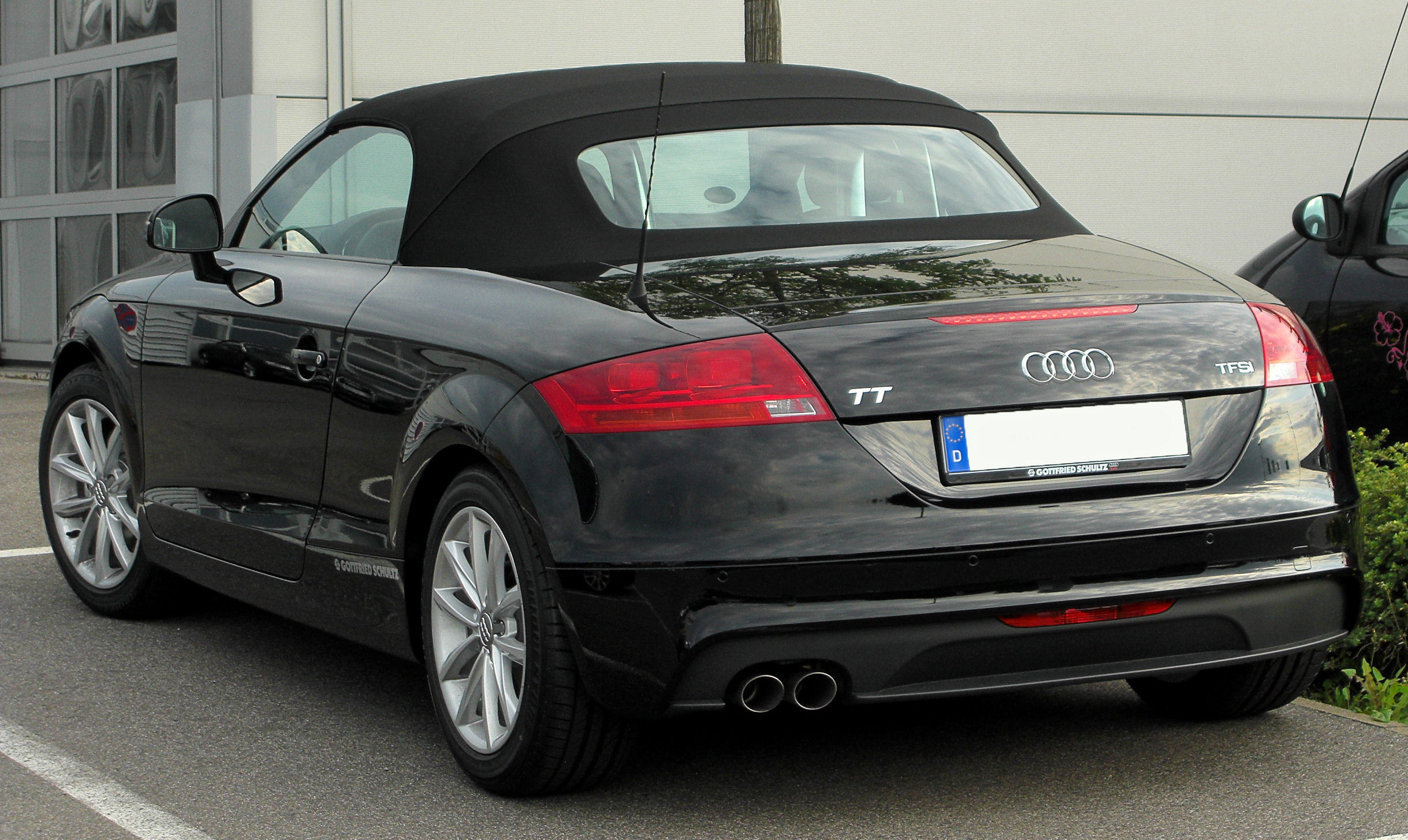 File:Audi TT Roadster TFSI (8J) Facelift rear-1 20100805.jpg - Wikimedia  Commons