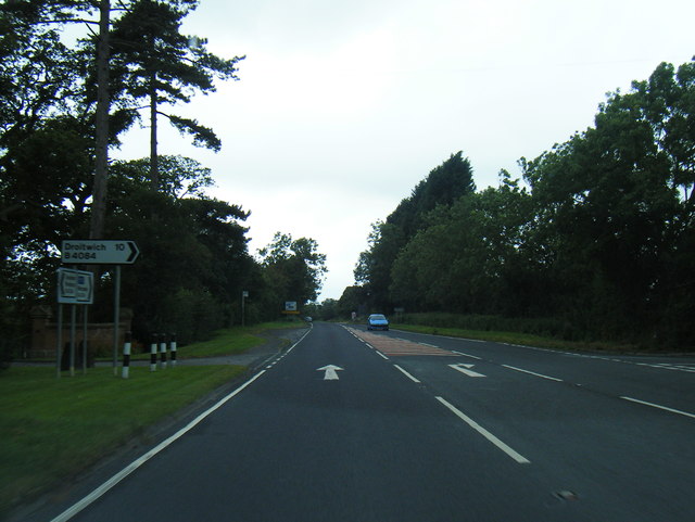 File:B4084 south of Windmill Hill - geograph.org.uk - 3132949.jpg