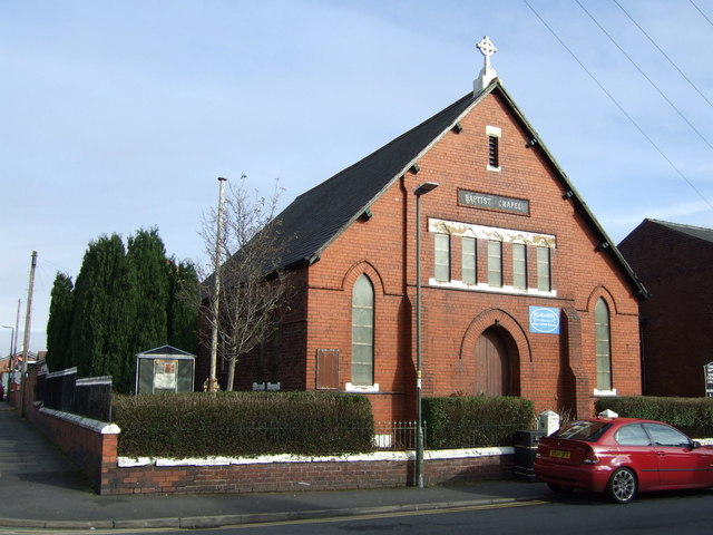 File:Baptist Church, Golborne - geograph.org.uk - 3334318.jpg