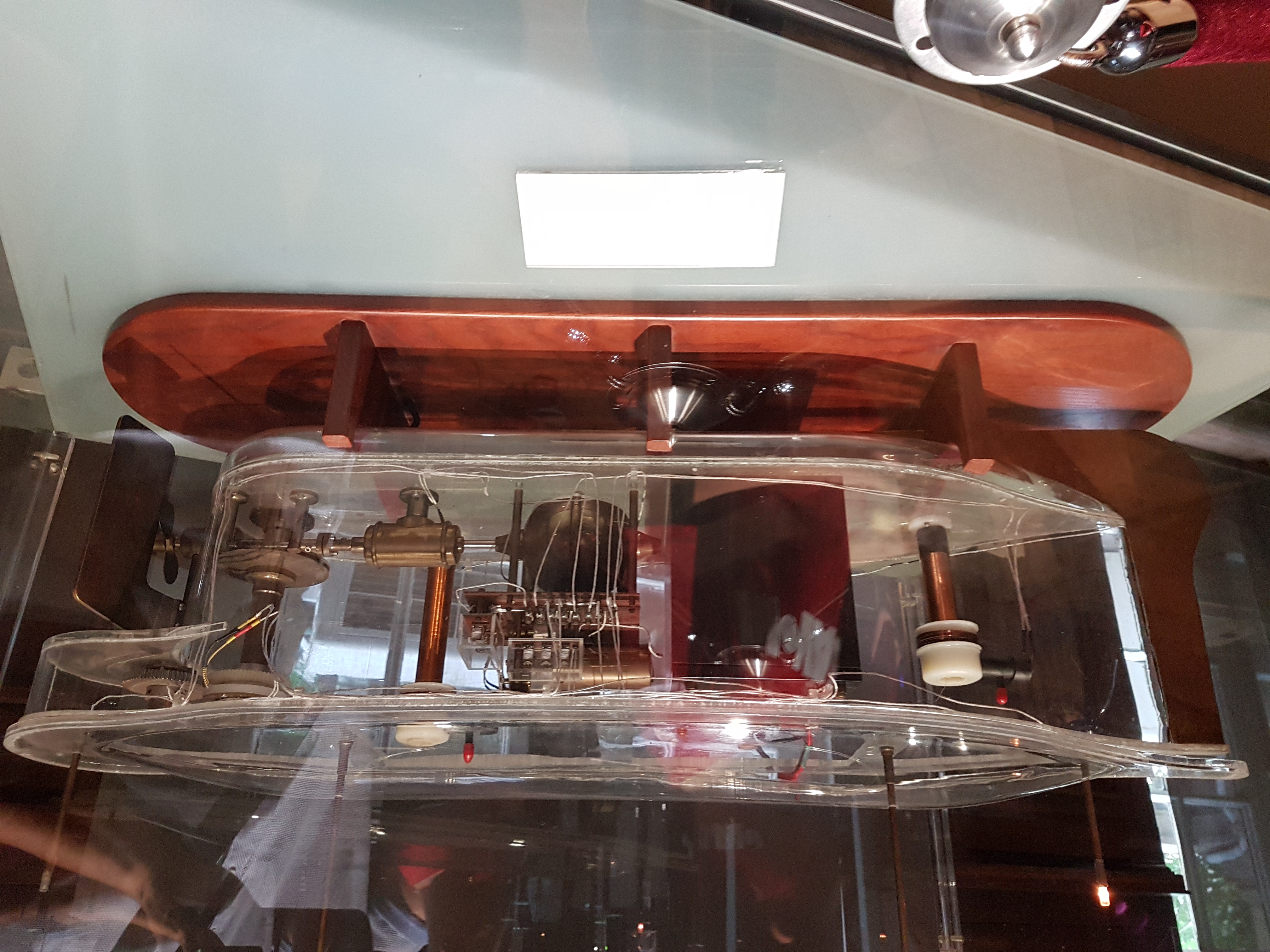 Радиоуправляемая лодка Тесла музей