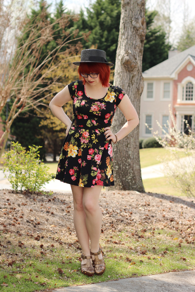 munitie eb pastel File:Black Hat, Floral Print Skater Dress, and Bronze Shoes  (17224741516).jpg - Wikimedia Commons