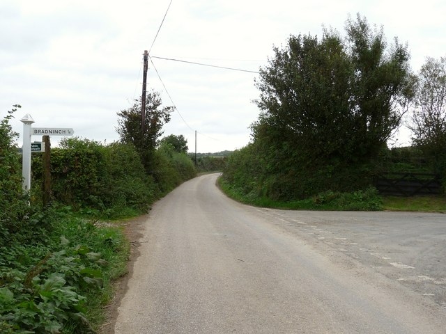 File:Bradninch Cross - geograph.org.uk - 1519081.jpg