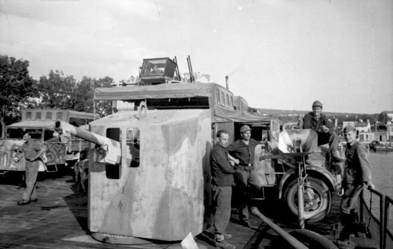 File:Bundesarchiv Bild 101I-005-0015-05, Jugoslawien, Polizeieinsatz, Truppentransport.jpg