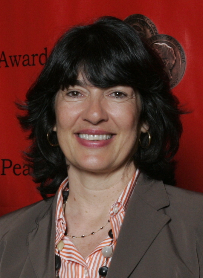 Christiane Amanpour 2021: Husband, net worth, tattoos, smoking & body measurements - Taddlr