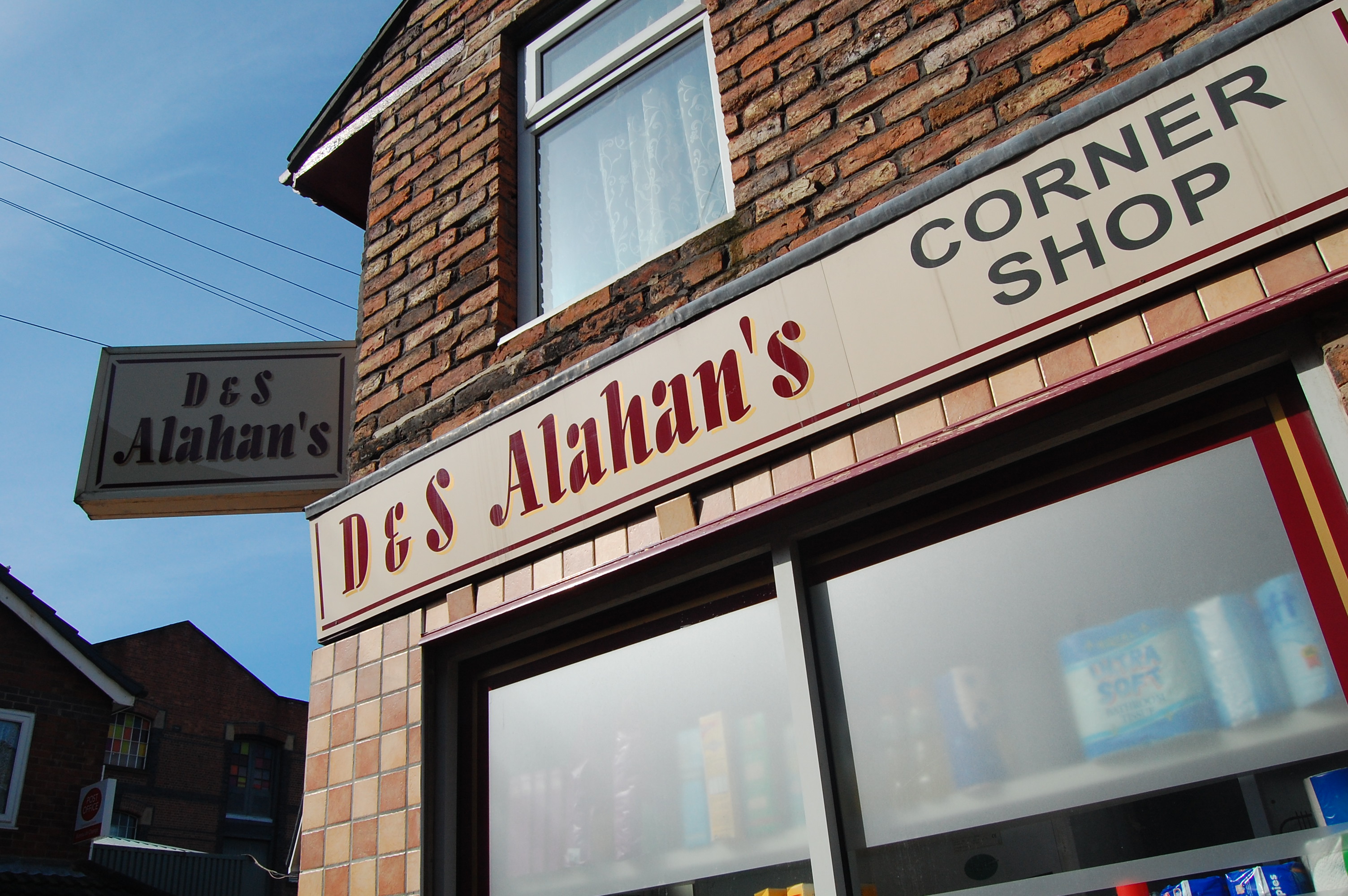 Corner shop. Street Corner. Corner shop picture. Street Corner dad.