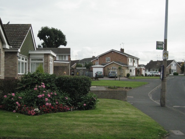 File:Dean Avenue, Thornbury - geograph.org.uk - 2081517.jpg