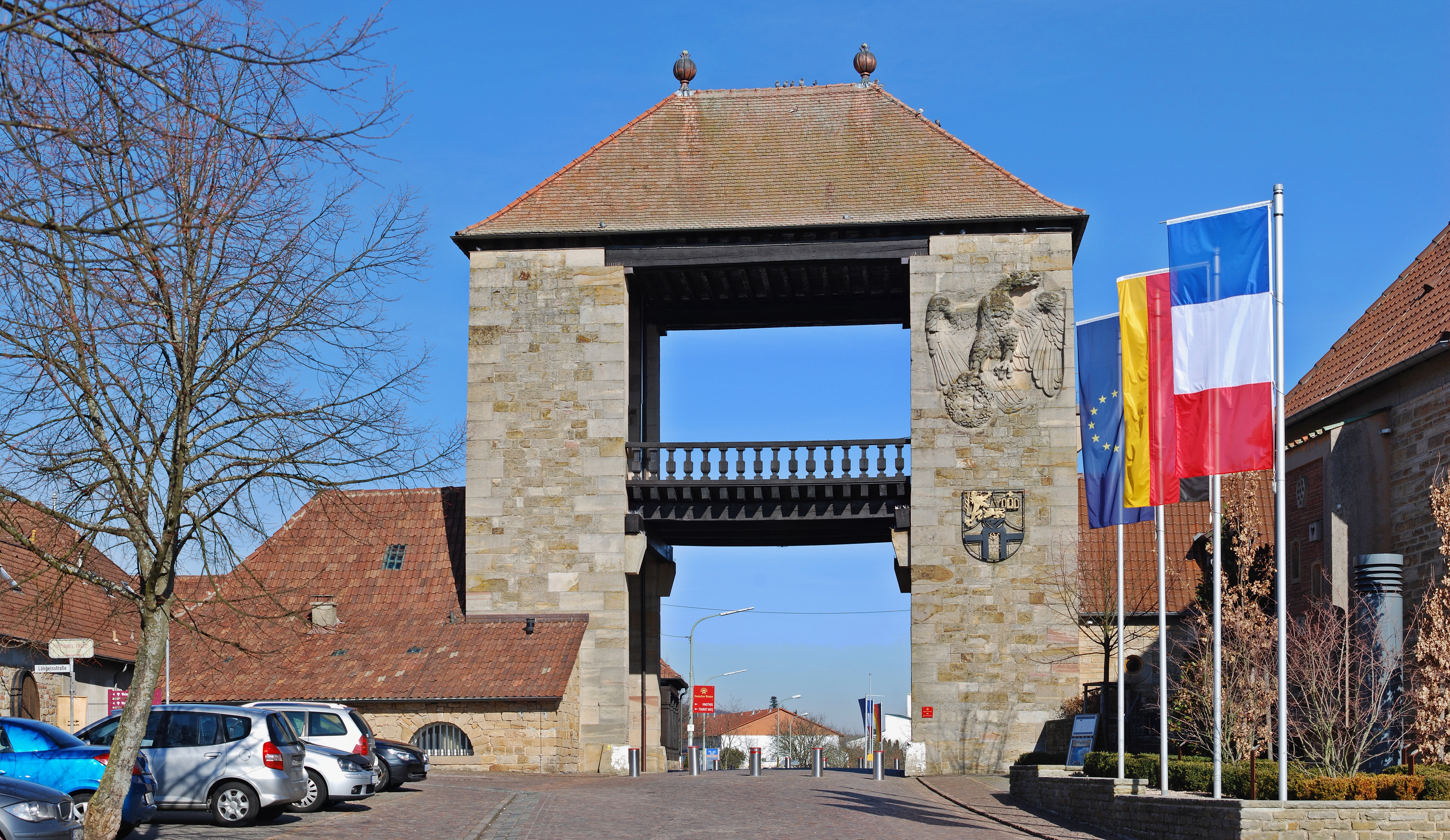 Das Deutsche Weintor in Schweigen-Rechtenbach, Rheinland-Pfalz.