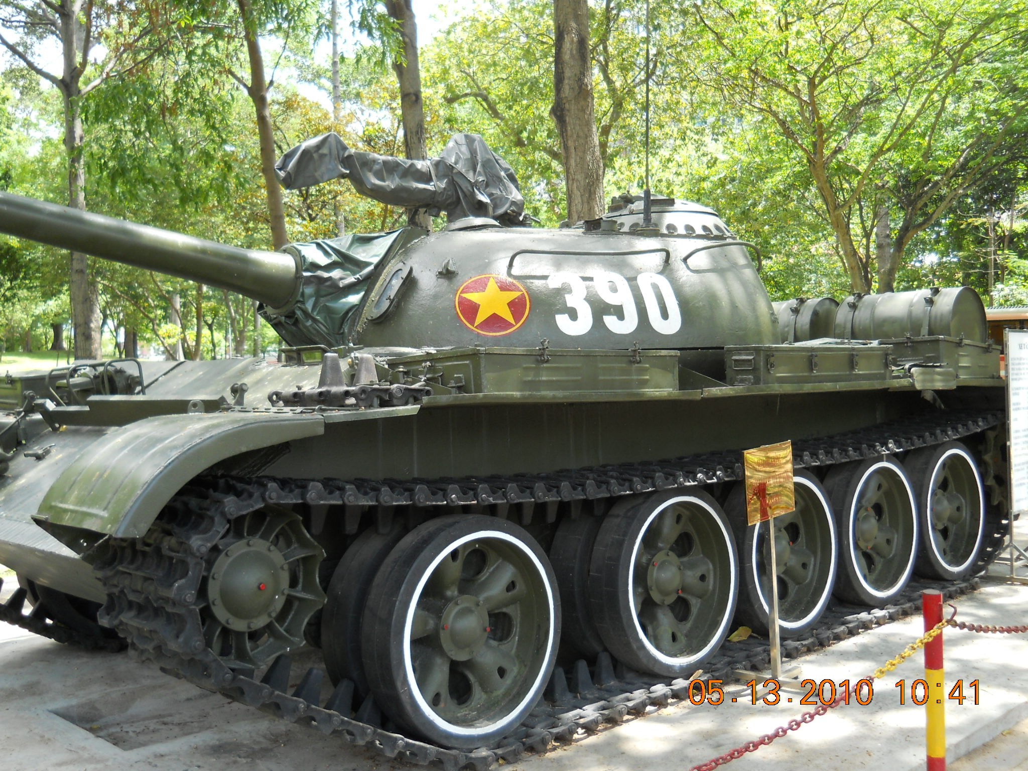 Dinh Độc Lập - nơi tượng trưng cho sự độc lập và tự do của quốc gia Việt Nam. Hãy cùng chiêm ngưỡng những hình ảnh đẹp và ấn tượng tại địa điểm này, nơi được coi là bảo tàng lịch sử và ký ức của dân tộc.