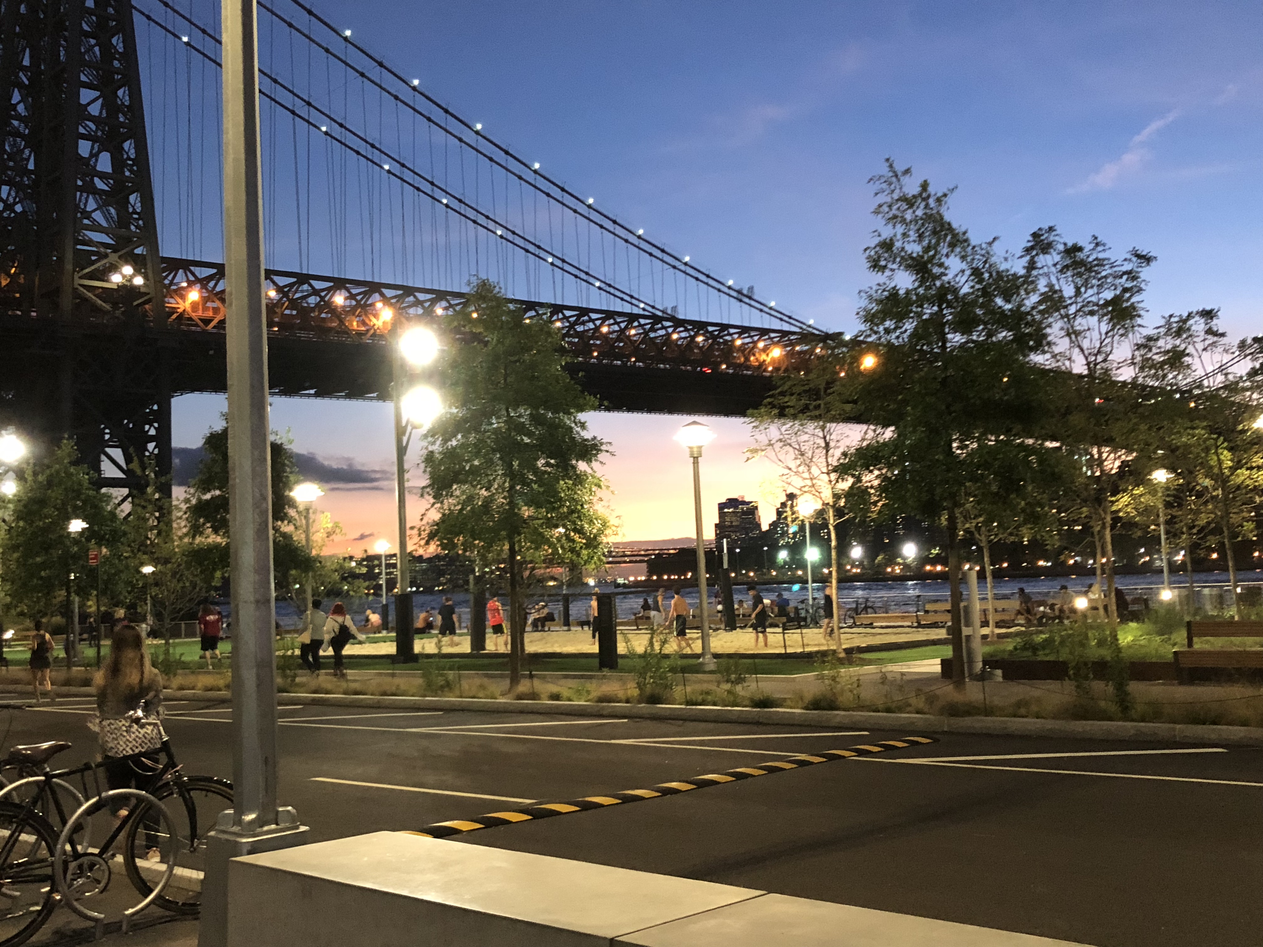 File Domino Park Brooklyn Early Evening View Bridge Jpg Wikimedia Commons