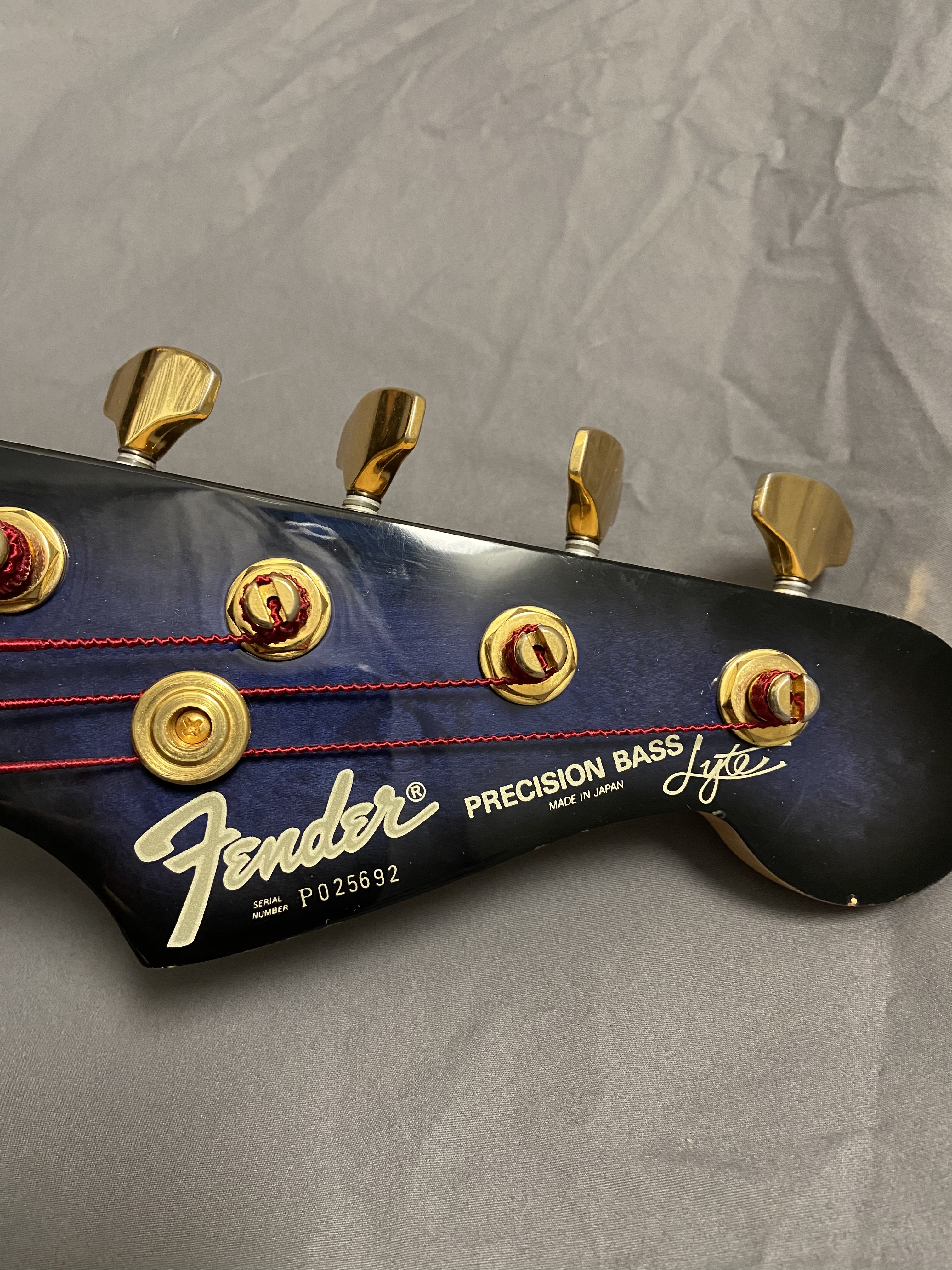 File:Fender Precision Bass Lyte Headstock 1.jpg - Wikipedia