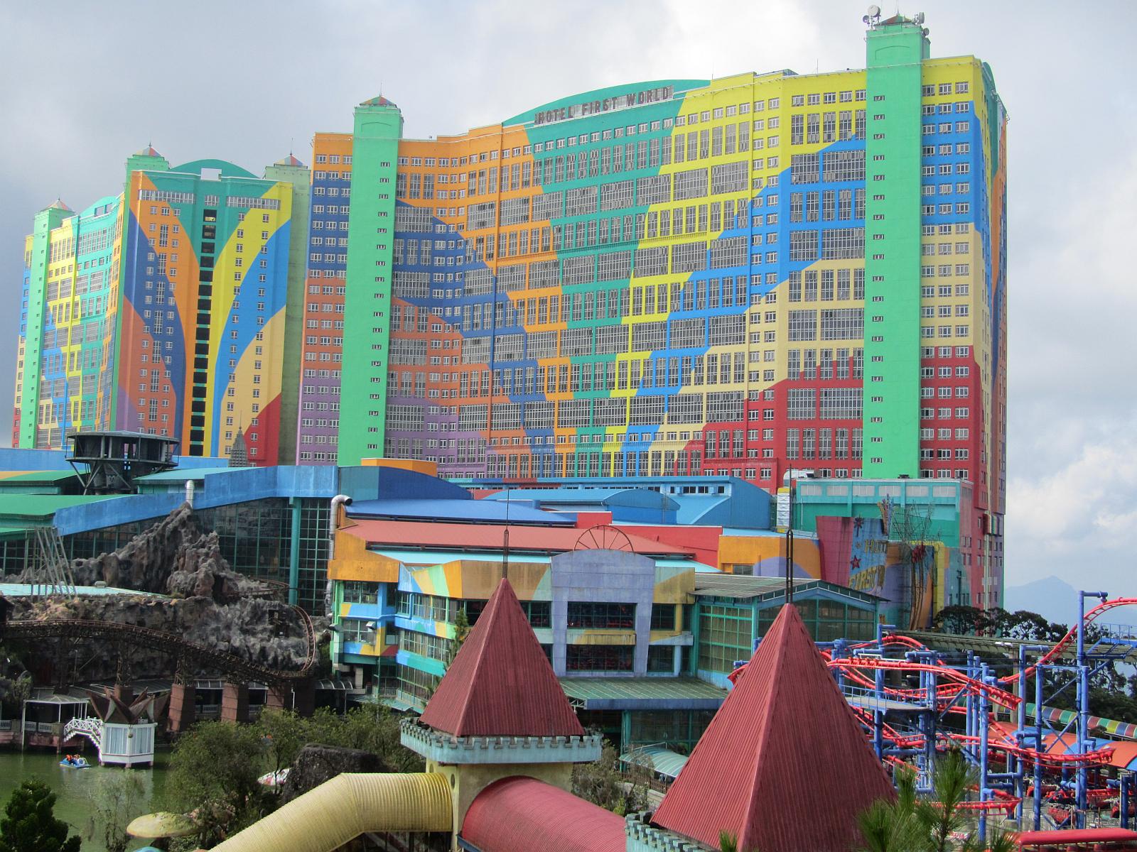 First World Hotel Genting + Theme park.jpg