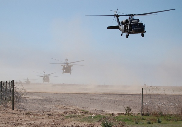 File:Helicopters UH-60 Black Hawk Iraq 20060316.jpg