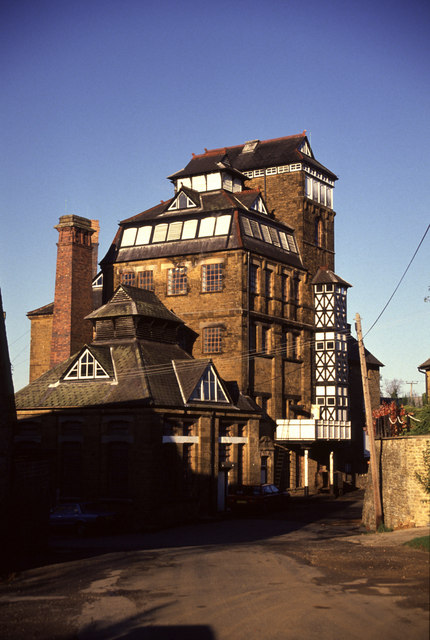 File:Hook Norton Brewery - geograph.org.uk - 607430.jpg - Wikipedia