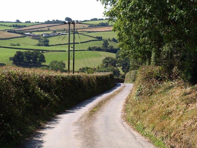 File:Lane to Ford House - geograph.org.uk - 1494711.jpg