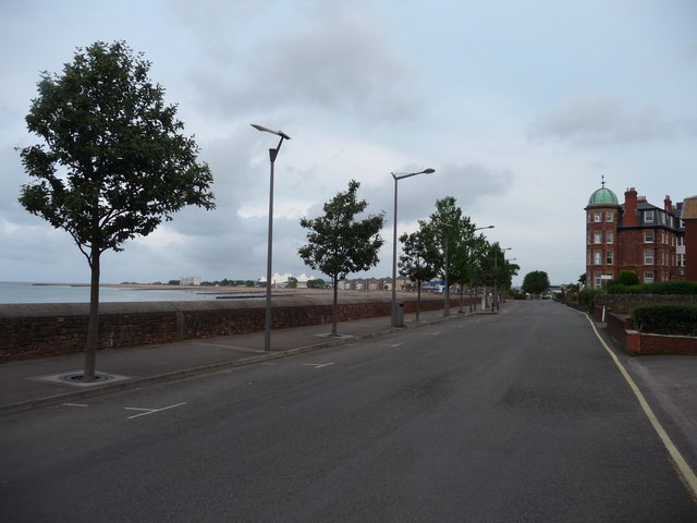 File:Minehead , The Esplanade - geograph.org.uk - 1212533.jpg