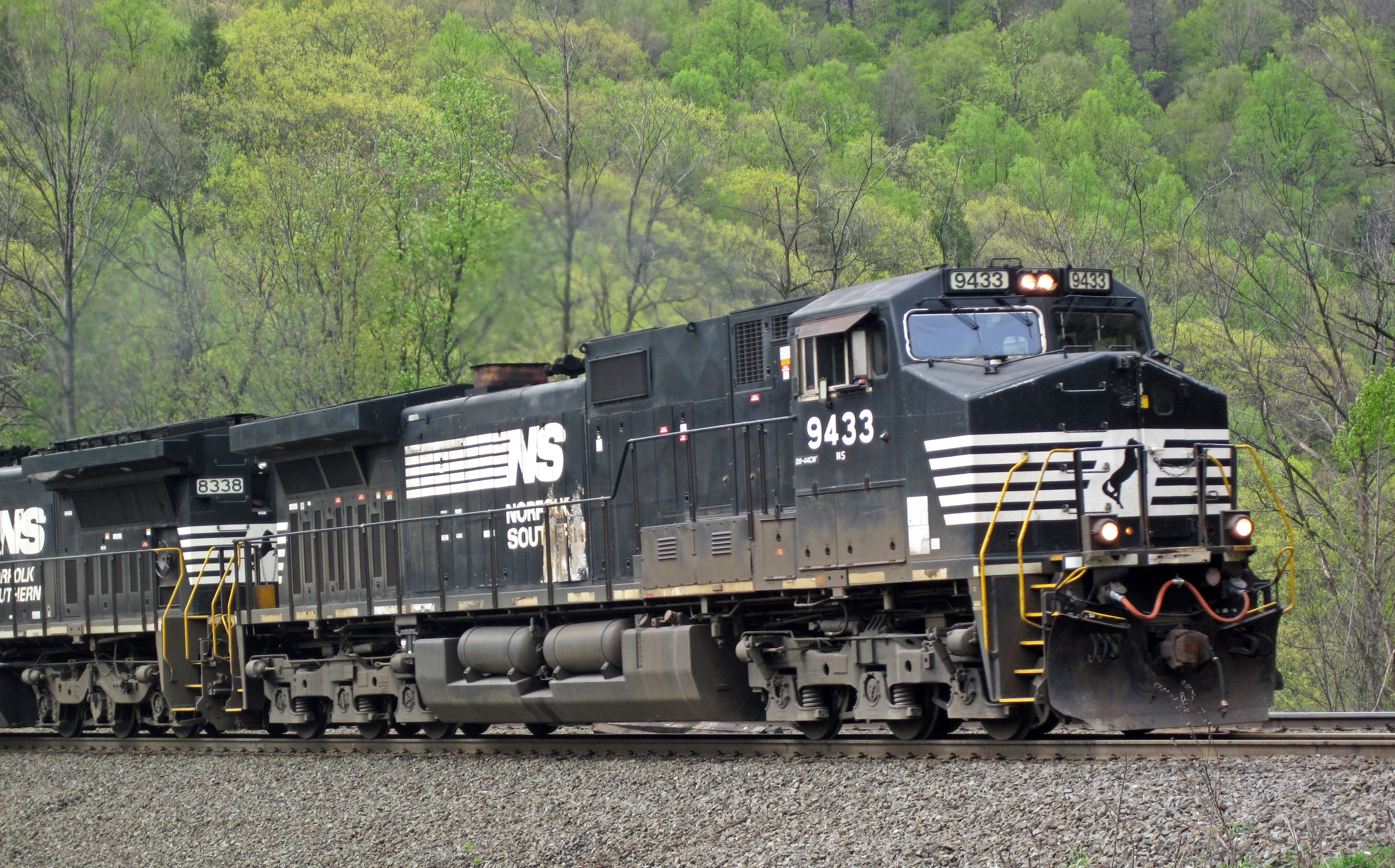 File Norfolk Southern Railway 9433 Diesel Locomotive Cw44 9 Horseshoe Curve Pennsylvania Usa Jpg Wikimedia Commons