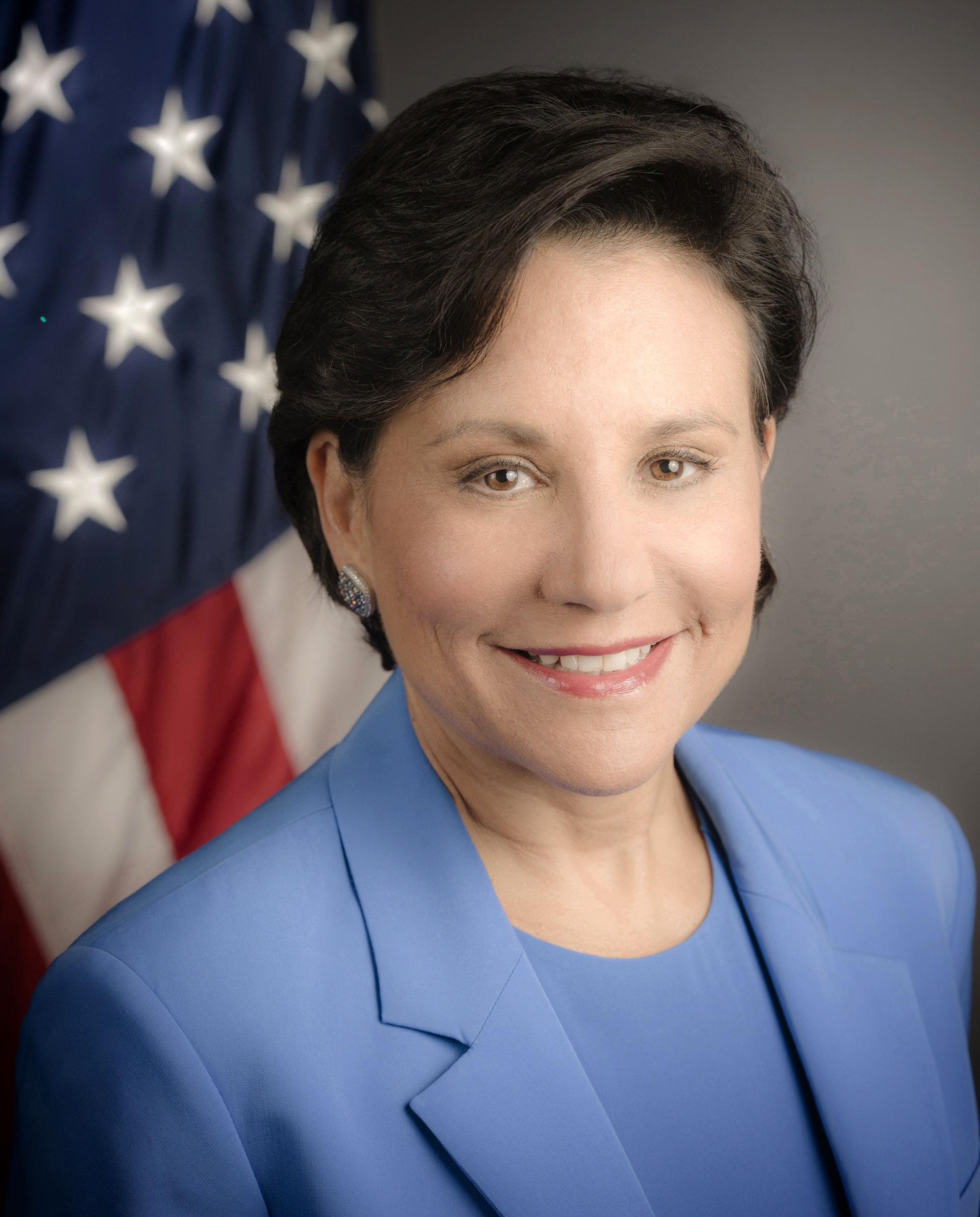 Penny Pritzker official portrait.jpg