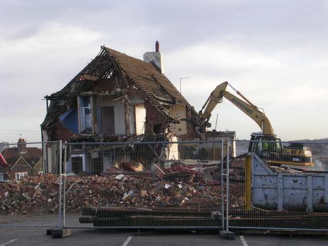 File:Sandford Arms - Broad Lane - geograph.org.uk - 626800.jpg