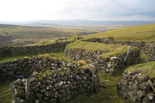 File:Sheepfold in Glen Haultin - geograph.org.uk - 694727.jpg