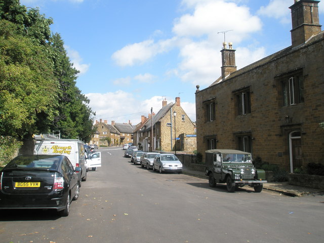 File:Summer in Adderbury village centre - geograph.org.uk - 1460866.jpg