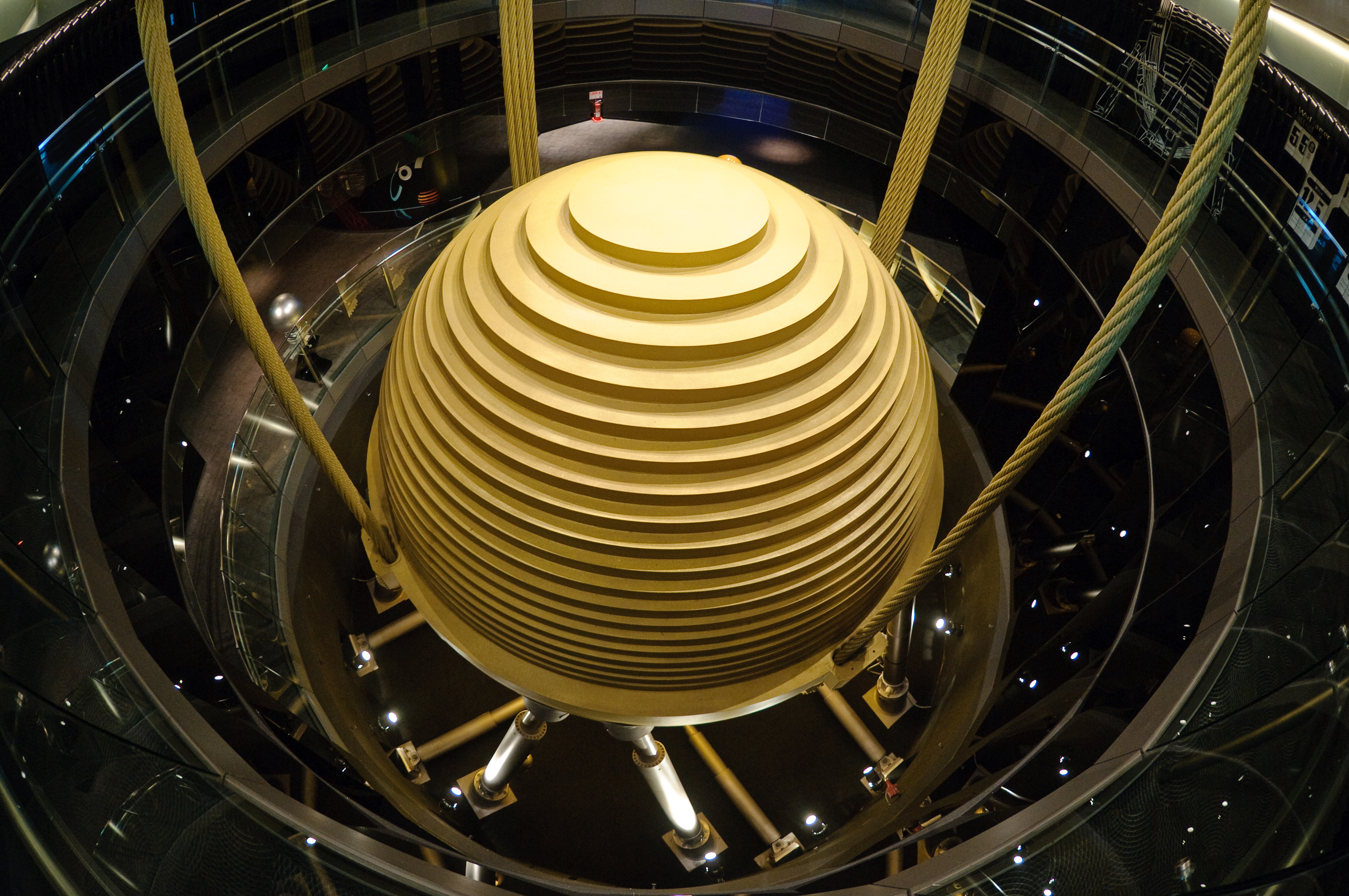 Tập Tin:Taipei 101 Tuned Mass Damper 2010.Jpg – Wikipedia Tiếng Việt