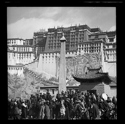 File:The Zhol PIllar in 1949.jpg