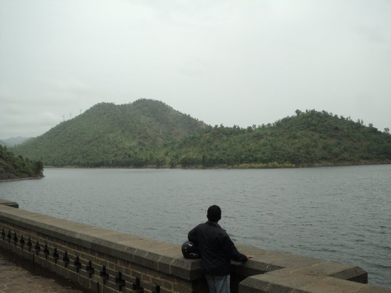 File:Vanivilas sagara dam 1.jpg