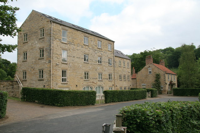 File:Victory Mill - geograph.org.uk - 471344.jpg