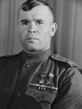 <span class="mw-page-title-main">Arseny Vorozheykin</span> Squadron commander in the Soviet Air Force