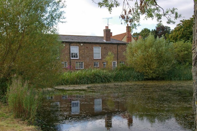 File:Abbots Hall Pond - geograph.org.uk - 551721.jpg