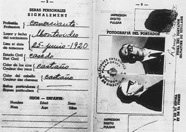 Pasaporte falso con la identidad de Adolfo Mena utilizado por el Che Guevara para su entrada en Bolivia.