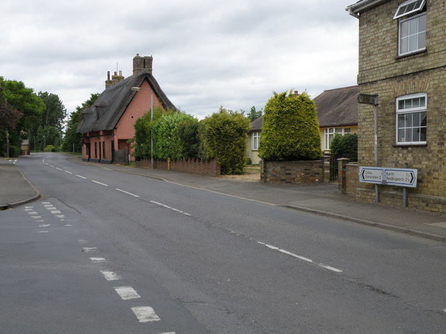 File:Colne Road in Bluntisham - geograph.org.uk - 2421254.jpg