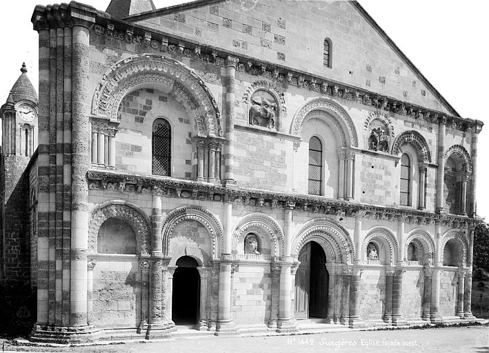 File:Eglise Notre-Dame - Façade ouest - Surgères - Médiathèque de l'architecture et du patrimoine - APMH00003854.jpg