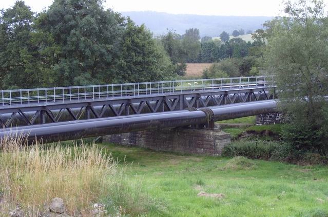 File:Elan Valley PipeLine - geograph.org.uk - 907757.jpg