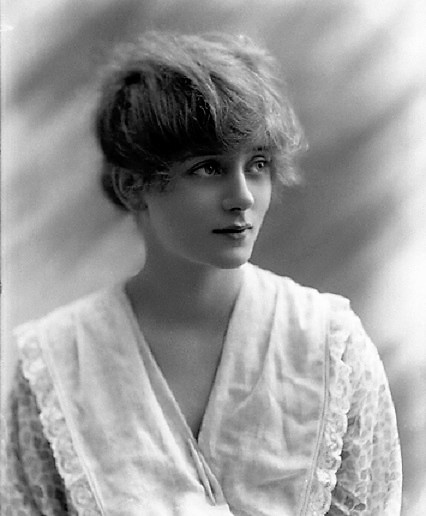 File:Evelyn Laye 1917.jpg